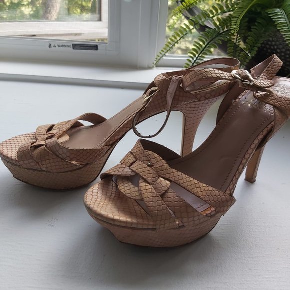 PRE-LOVED Vince Camuto Heels Women's Size EU 37  NUDE BEIGE Ankle Strap Ladies - Picture 1 of 4